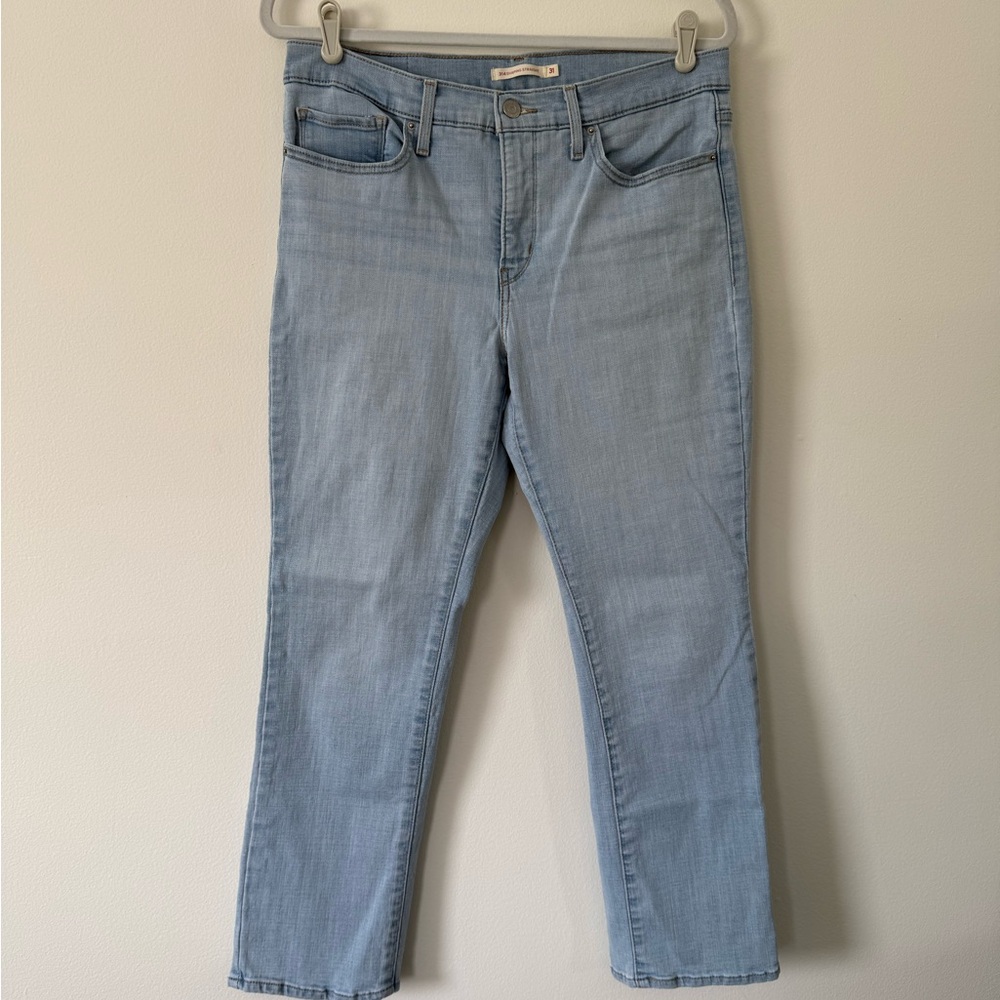 Levi’s 314 Shaping Straight Jeans Women’s Size 31 Light Wash Mid Rise Stretch